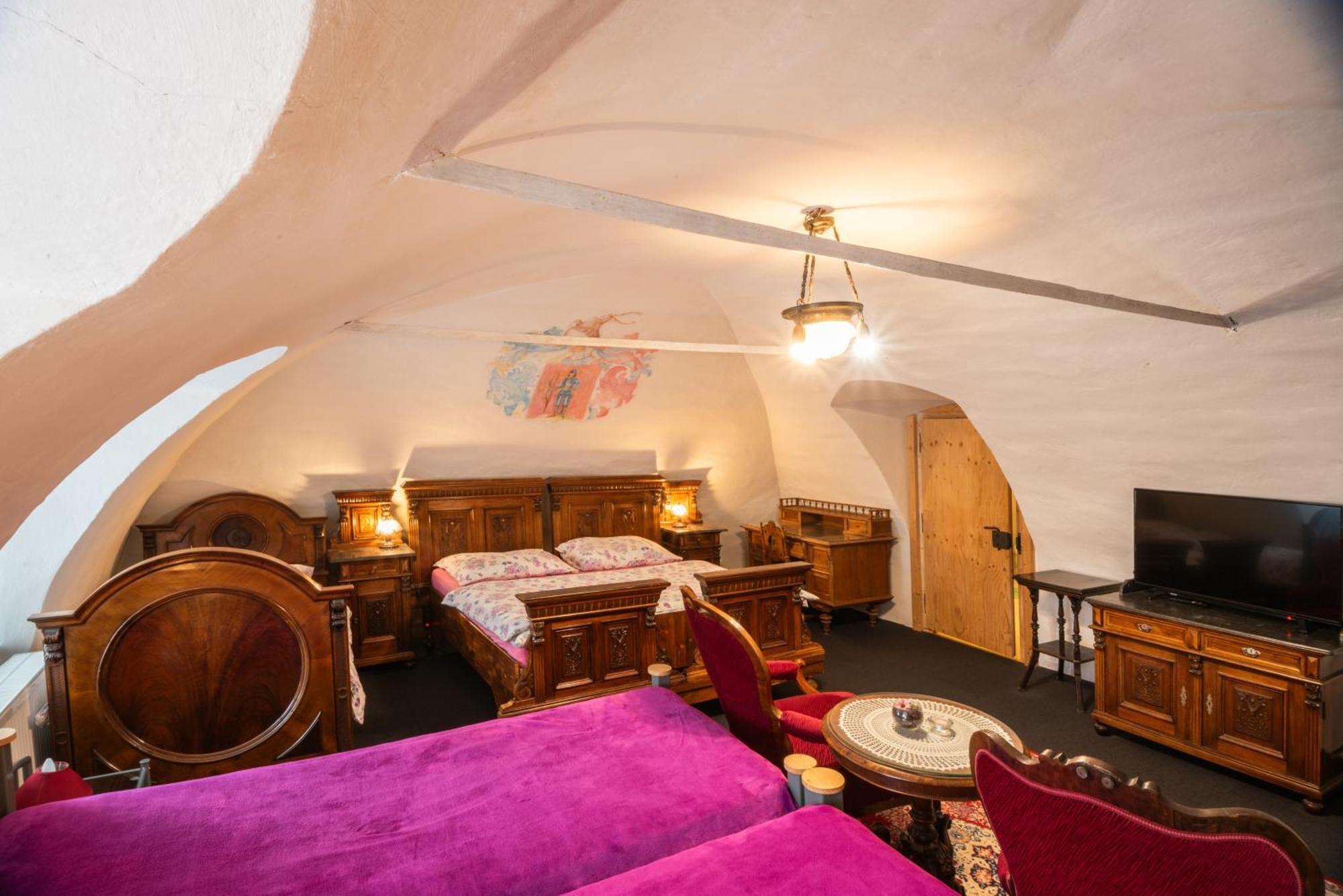 Zemianska Kuria Vachtar Hotell Kralova Lehota Exteriör bild