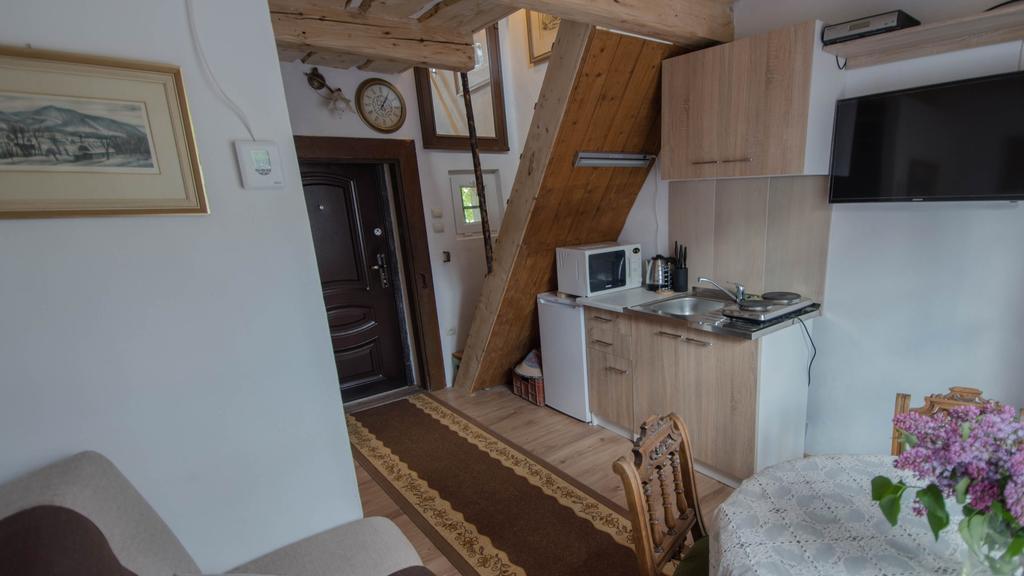 Zemianska Kuria Vachtar Hotell Kralova Lehota Exteriör bild
